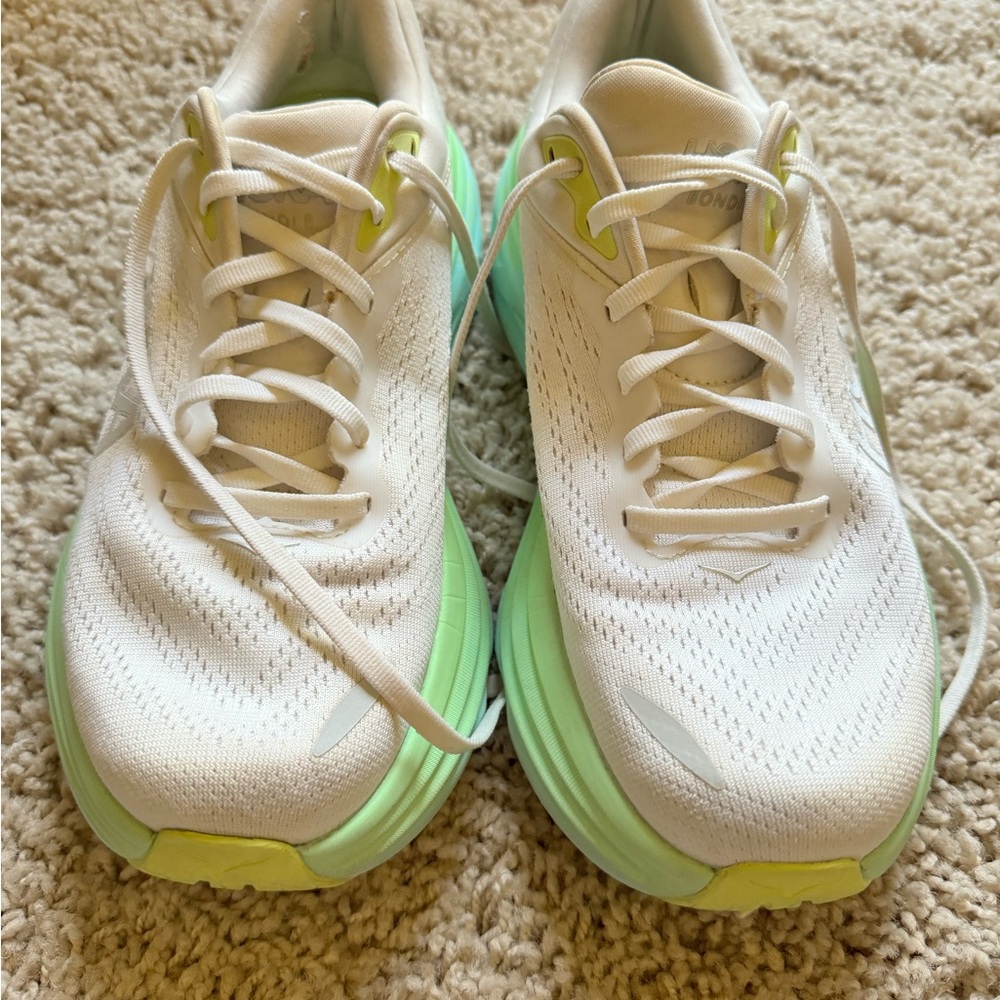 Women’s Hoka Running Shoes Bondi 8 size 9